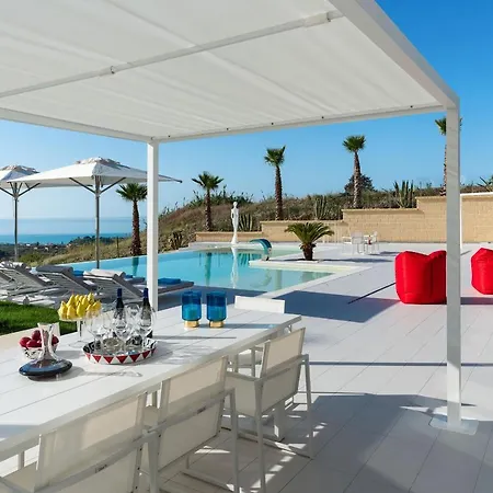 Camemi Villa *